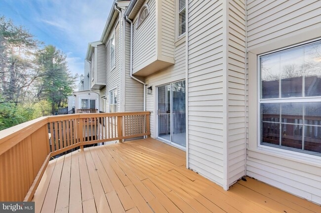 Building Photo - 2851 Strauss Terrace