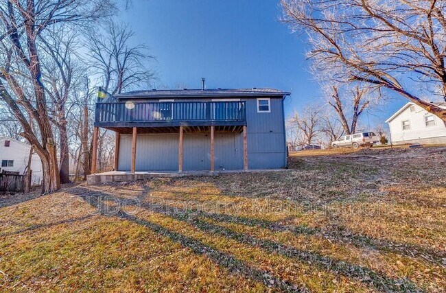 Building Photo - 3711 N Lydia Ave