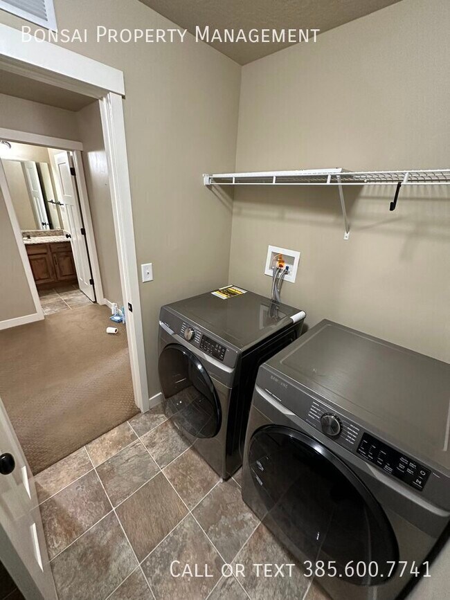 Building Photo - 3711 Summer Heights Dr