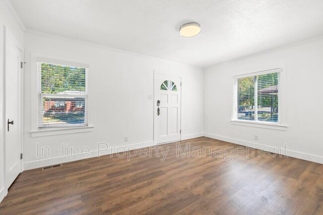 Building Photo - 758 Loveland Ave