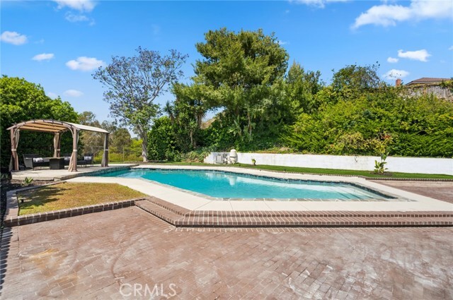 Building Photo - 24291 Los Serranos Dr