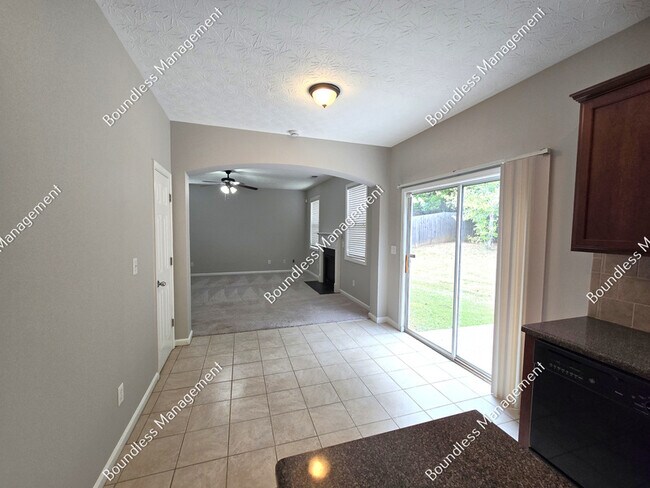 Building Photo - 150 Silver Arrow Cir
