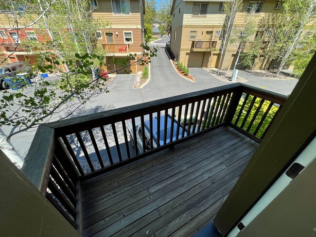 Building Photo - 1862 NW Shevlin Park Rd