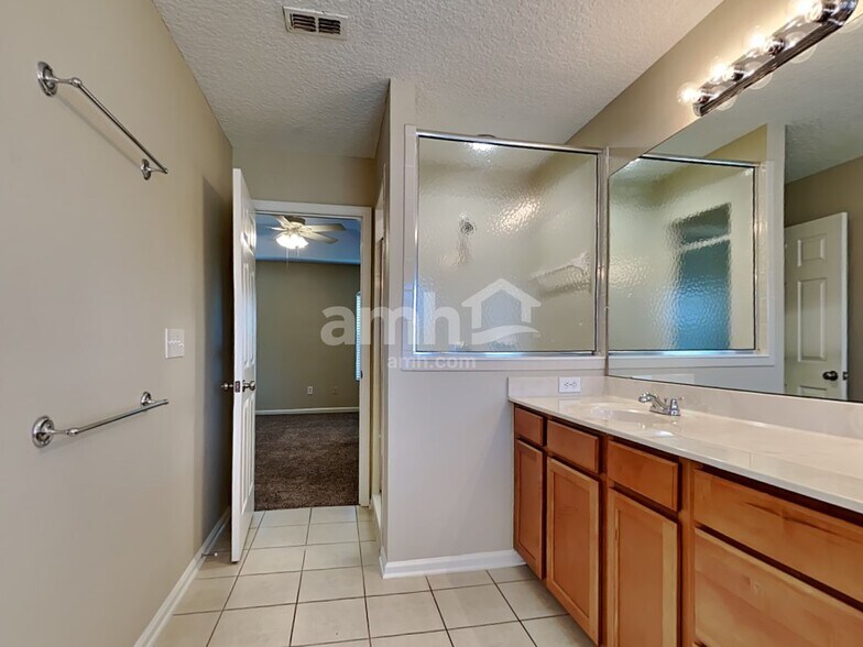Building Photo - 525 Juniper Spring Ct