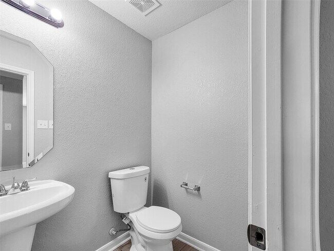 Building Photo - 8134 White Arbor Ct