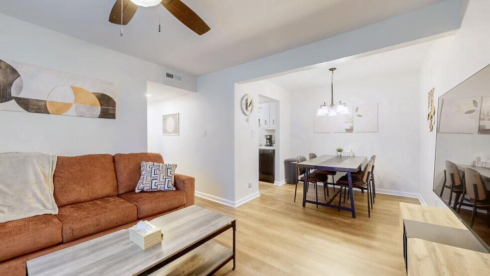 Building Photo - 253 White Oak Rd