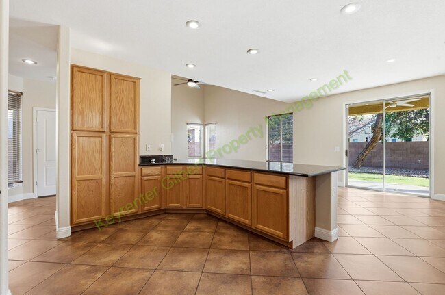 Building Photo - Charming 3-bed/2-bath Gilbert Home in Prime Location!