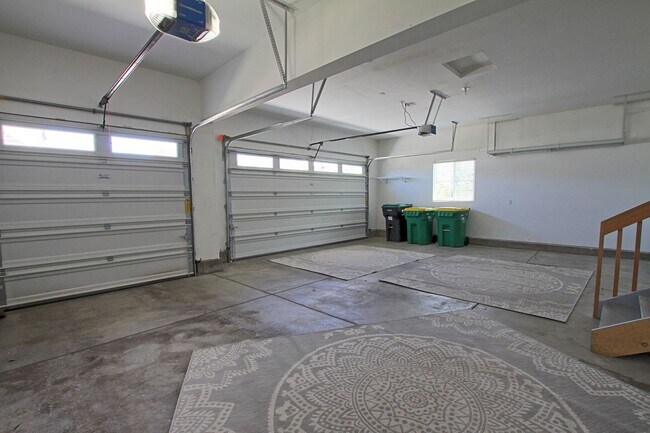 Building Photo - Luxury 5 bed for Rent in Blacktail at The ...