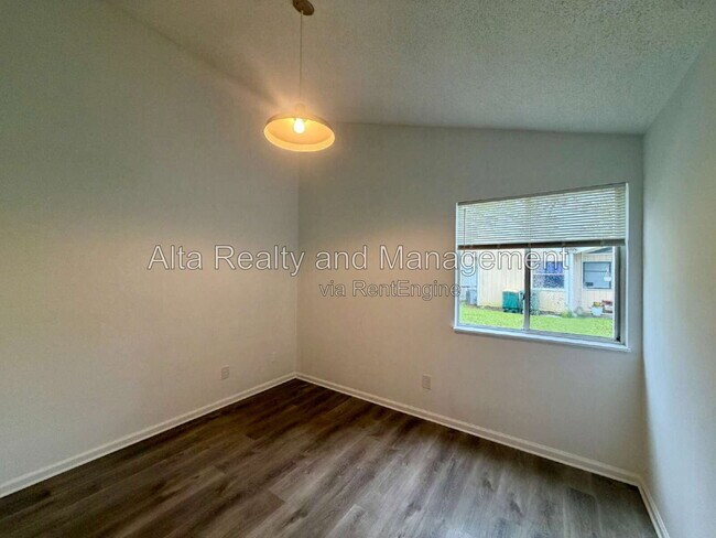 Building Photo - 8113 San Jose Manor Dr E