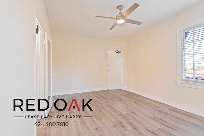Building Photo - 649 N Rossmore Ave