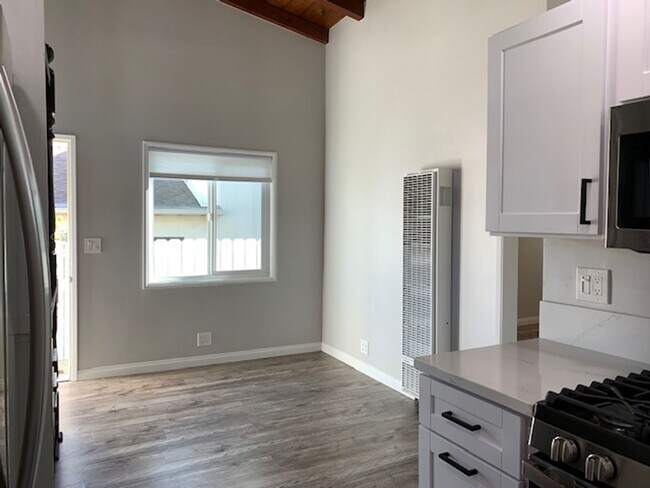 Building Photo - Silverstrand | Oxnard | Newly Renovated 2 Bed + 2 Bath | Office Space!