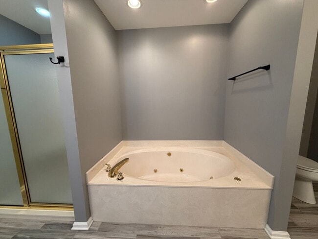 Building Photo - Lovely 3 Bedroom, 2 Bath House with 2-Car Garage in Athens, GA