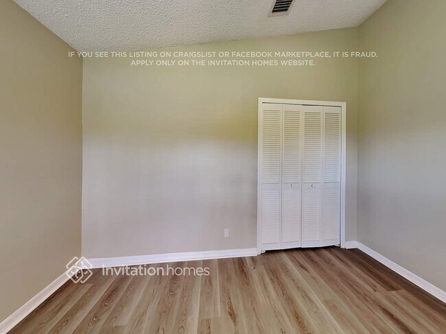 Building Photo - 13036 Meadowbreeze Dr