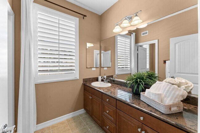 Building Photo - Single-Level 4BD Coastal Home in Prime Encinitas Location