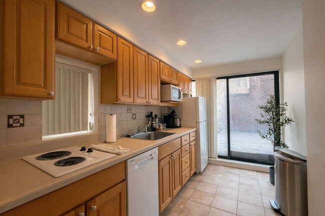 Building Photo - 250 S 17th St