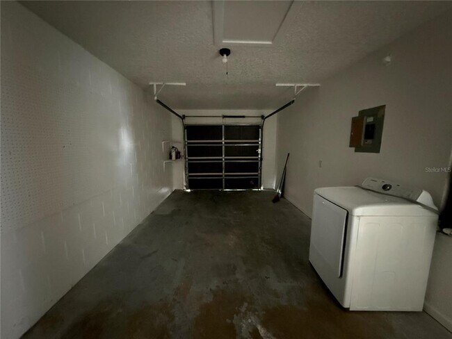 Building Photo - 133 Alderwood Dr