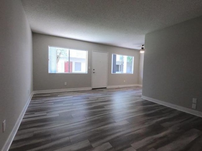 Building Photo - 1 bedroom in Sherman Oaks CA 91411