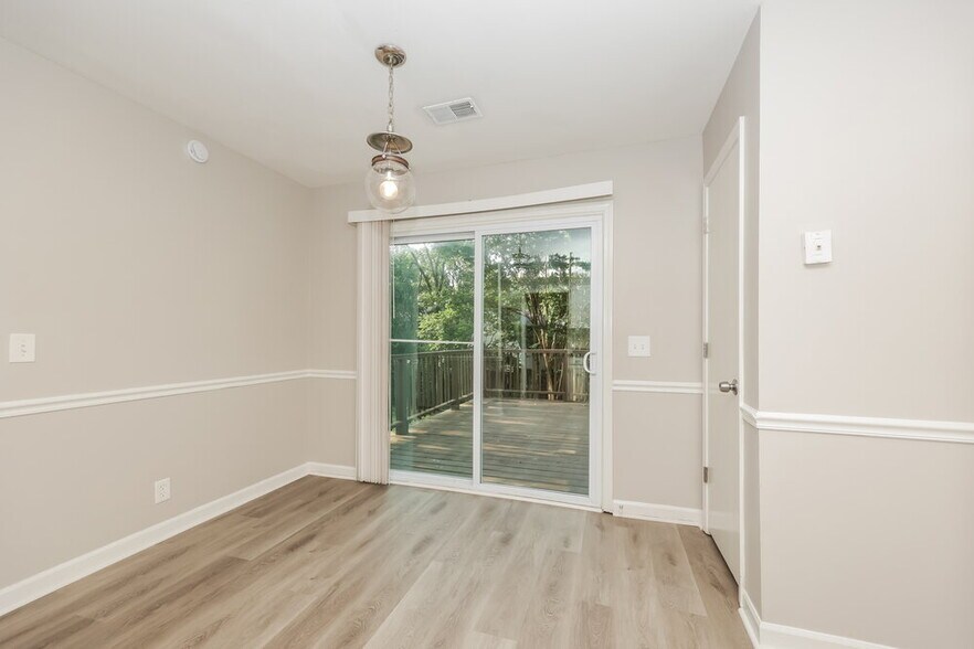 Building Photo - 520 Spring Garden Ct