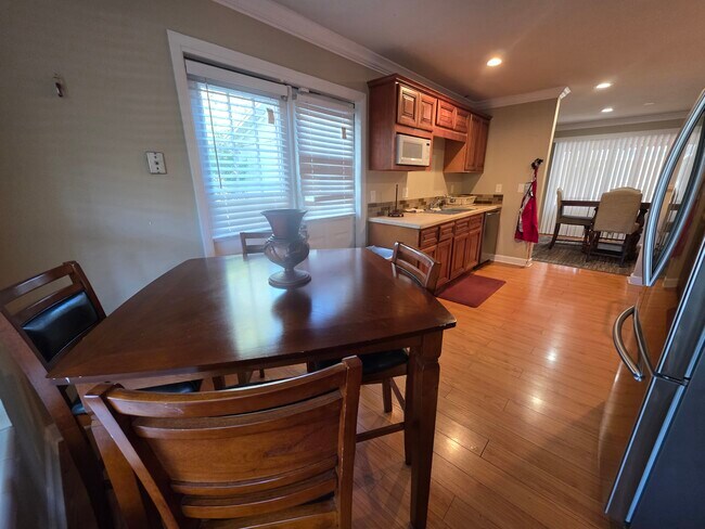 Building Photo - Beautiful Sweetwater Property