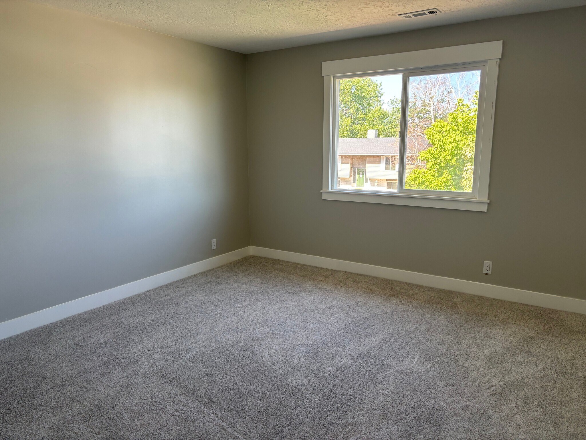 Building Photo - 9185 S Quail Hollow Dr