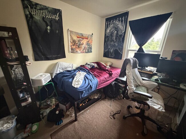 Building Photo - Spacious 4BR Townhome in Pheasant Run – Minutes to Virginia Tech