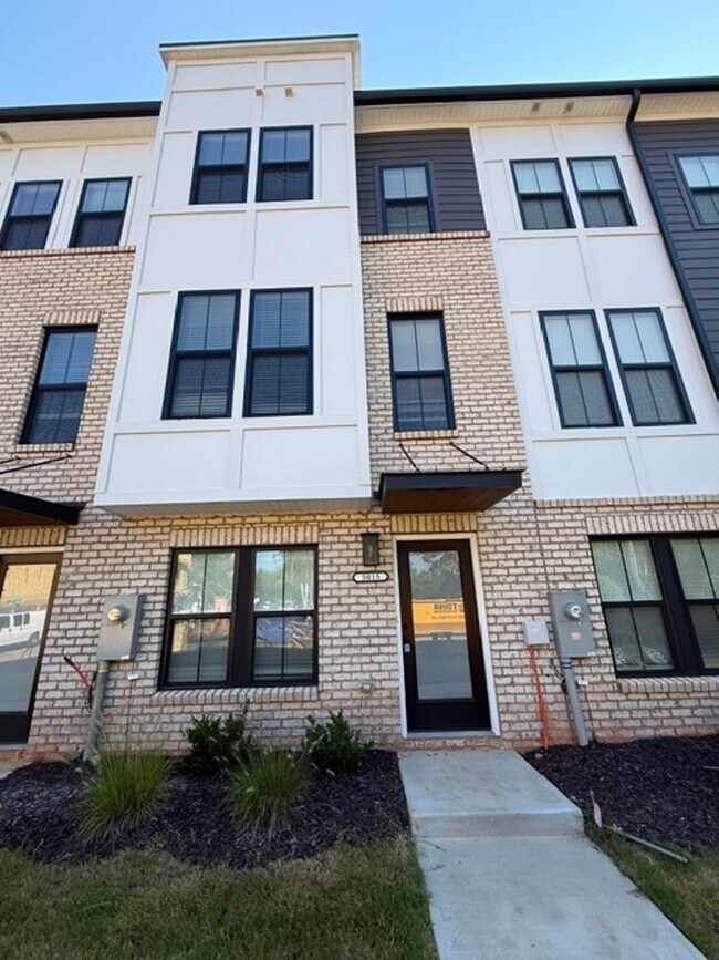 Building Photo - 5015 Grayton Aly