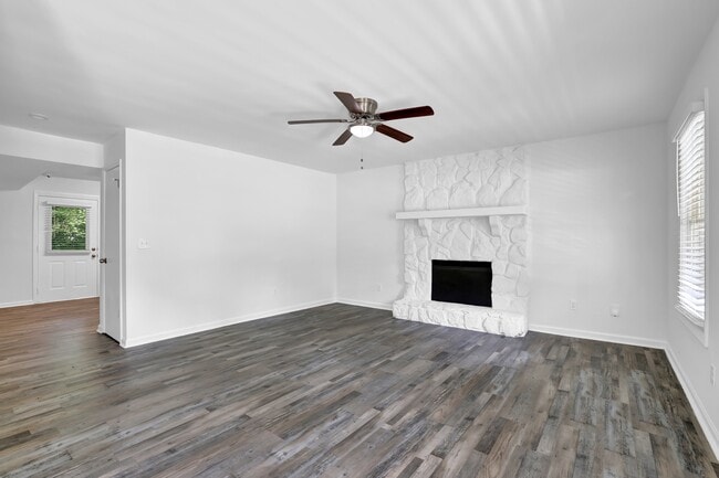 Building Photo - 4520 Coopers Creek Cir SE