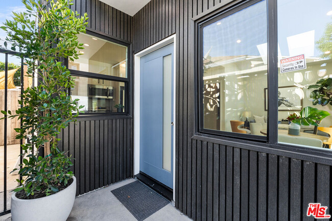 Building Photo - 2656 S Garth Ave