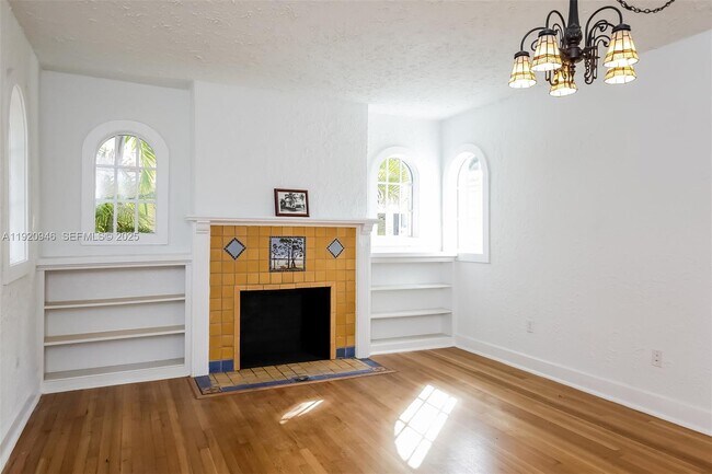 Building Photo - 1916 Ferdinand St