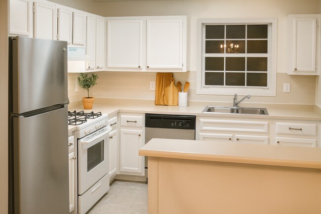 Building Photo - 506 Augusta Dr