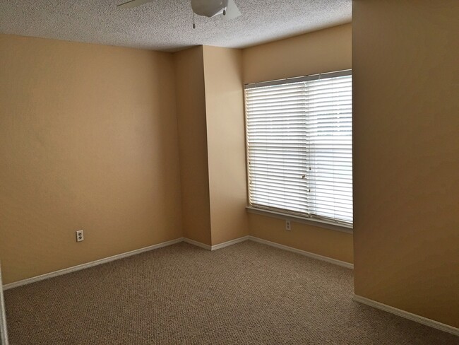 Building Photo - 4355 Brook Hollow Cir