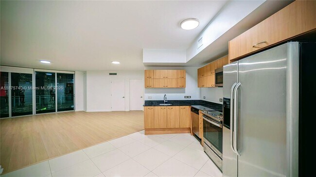 Building Photo - 350 S Miami Ave