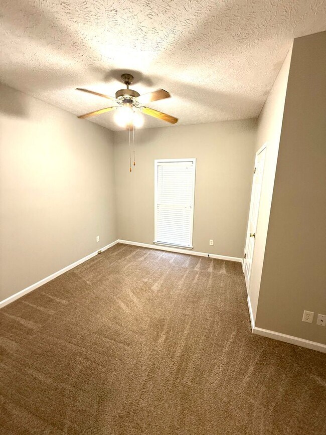 Building Photo - ** 4 bed 2.5 bath located in Sturbridge includes monthly pool service and chemicals ** Call 334-3...