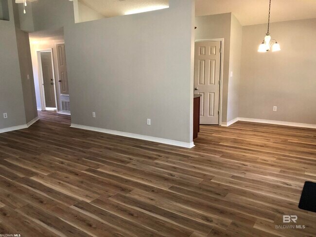 Building Photo - 9839 Hollowbrook Ave