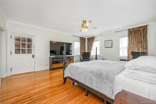 Building Photo - 312 Ellington Ave E