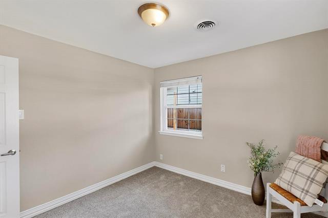 Building Photo - 2949 Hollandale Ln