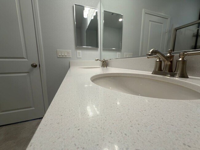 Building Photo - 3618 Tondela Ln