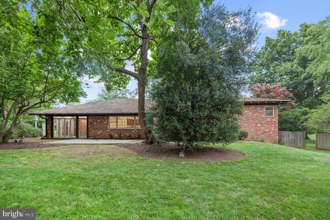 Building Photo - 6313 Stoneham Ln