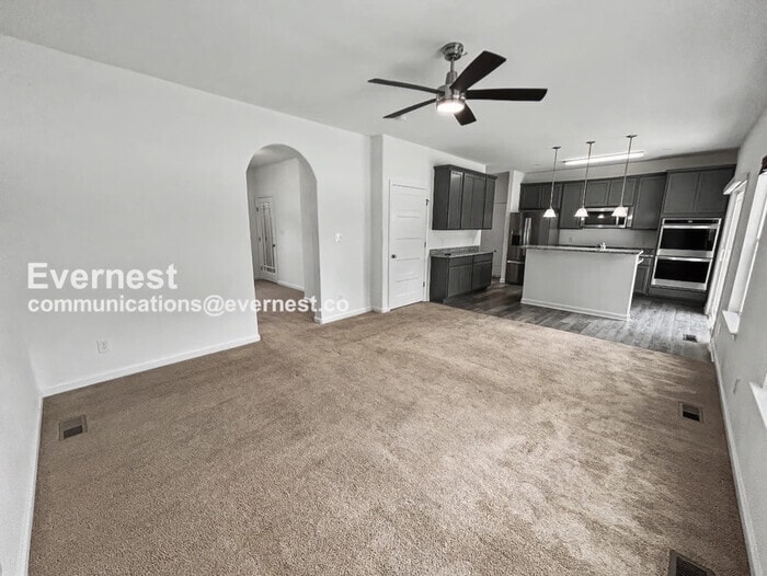 Building Photo - 102 Ridgeway St