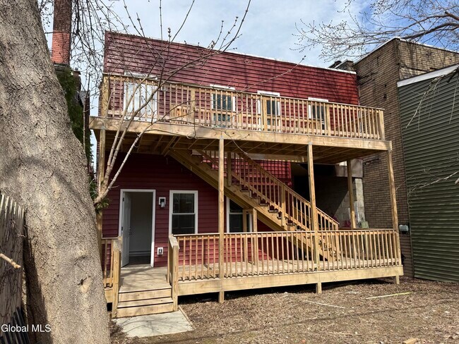 Building Photo - 346 Madison Ave