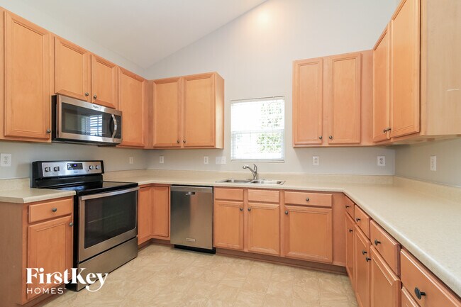 Building Photo - 365 Silver Creek Trail