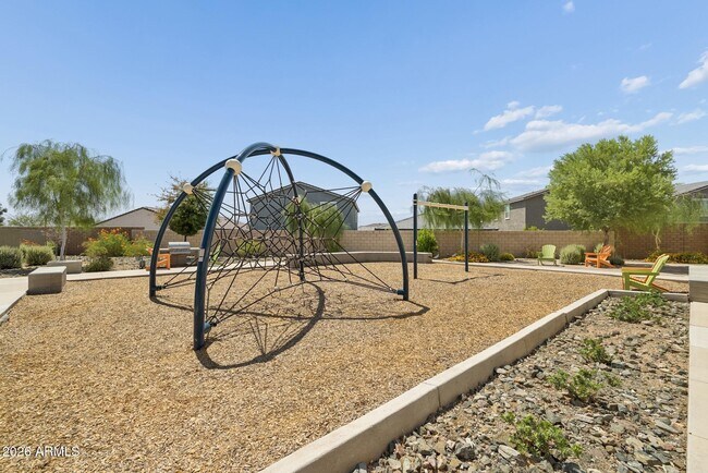 Building Photo - 4631 S Element