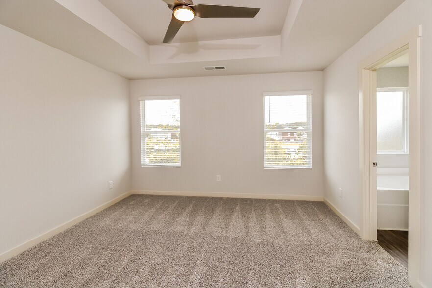 Building Photo - 5552 Cathwick Dr