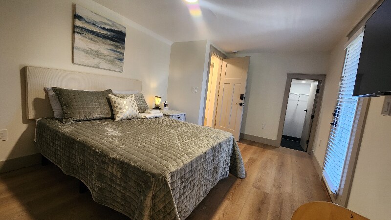 Building Photo - 1704 S Forest Dr