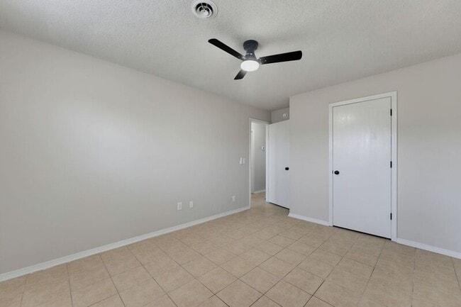 Building Photo - 1247 W Sunset Dr