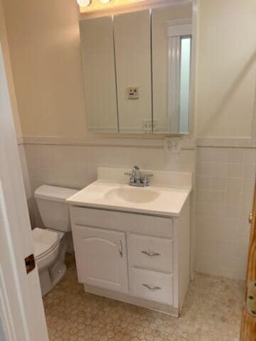 Bathroom - 144 Calumet St