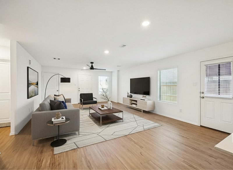 Building Photo - 329 Riverwood Village Ln