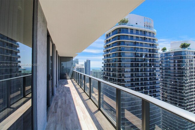 Building Photo - 801 S Miami Ave