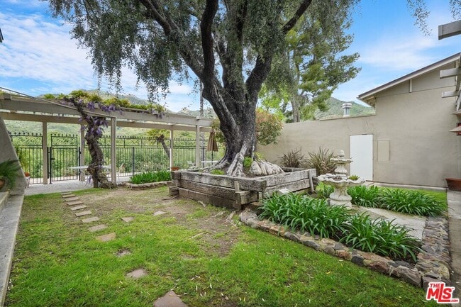 Building Photo - 30473 Mulholland Hwy