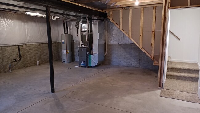 Building Photo - 6112 Andersonville Rd